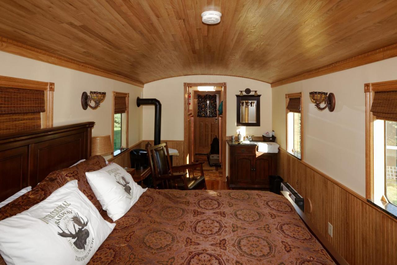 Clearview Station & Caboose B&B Creemore Eksteriør billede